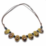 Collar Piedras Rojas Negras Cordón Fino Marrón - 2