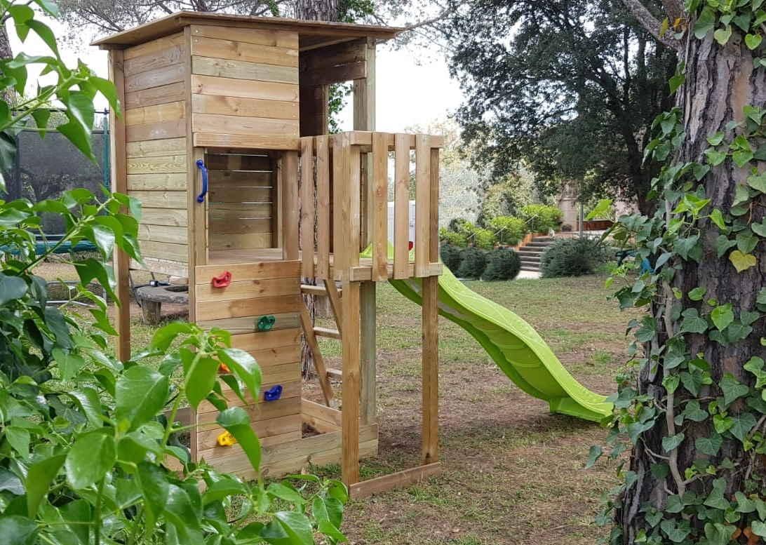 Parque infantil Masgames Taga L con pared de escalada