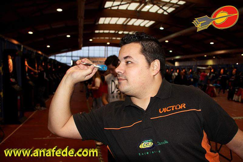 Manuelgil - Nuestros jugadores dardos - Victor Perez Santamaria